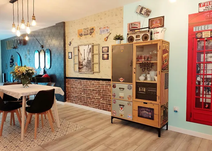 80S Loft Vintage 15\' Malaga Airport Free Guest Parking