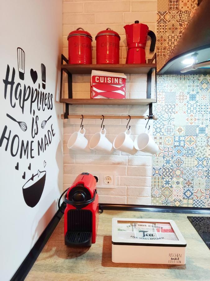 Apartment 80s Loft Vintage 15' Malaga Airport Free Guest Parking Alhaurin de la Torre