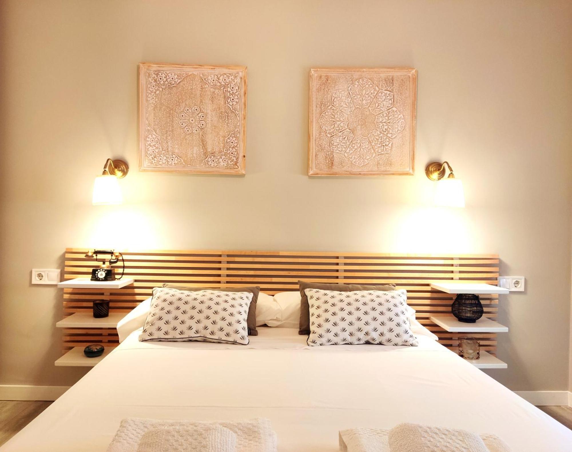 Apartment 80s Loft Vintage 15' Malaga Airport Free Guest Parking *