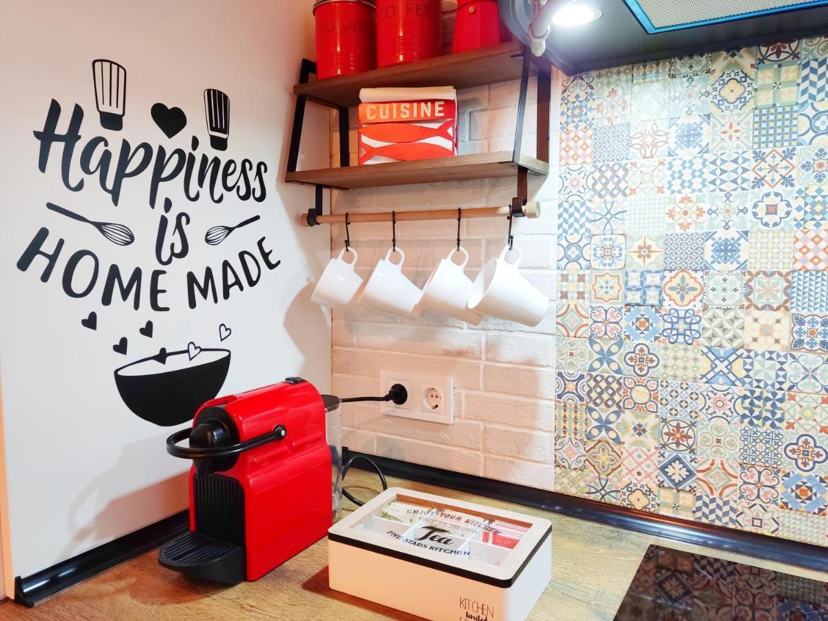 Apartament 80s Loft Vintage 15' Malaga Airport Free Guest Parking *