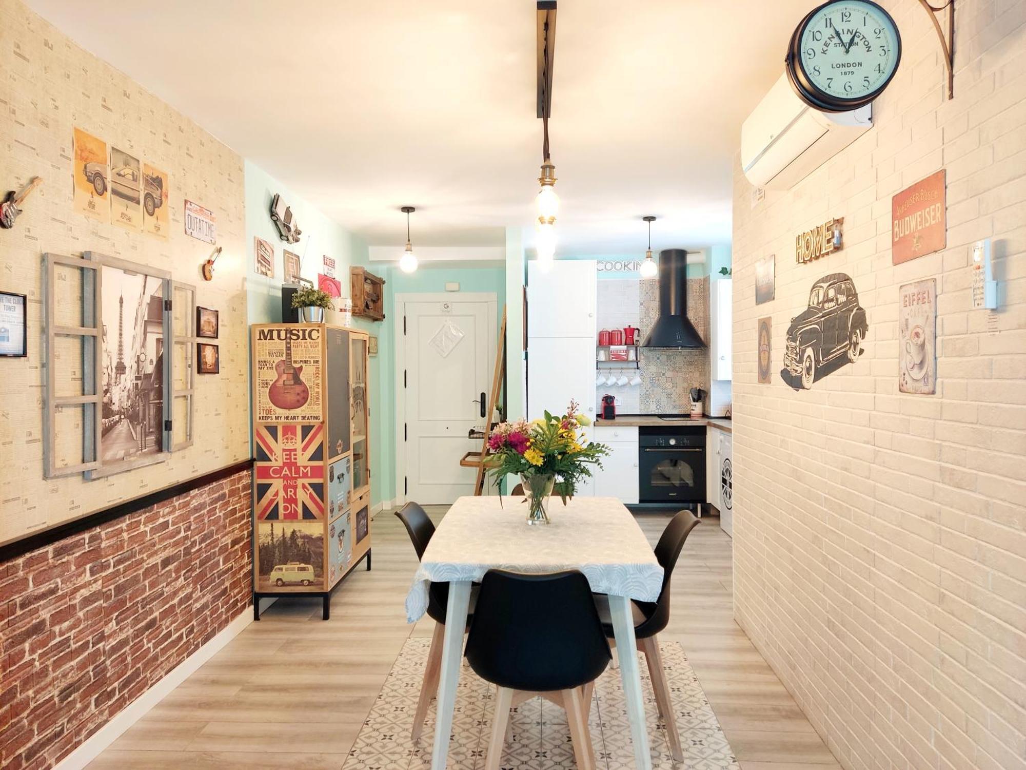 80s Loft Vintage 15' Malaga Airport Free Guest Parking Apartament Alhaurín de la Torre