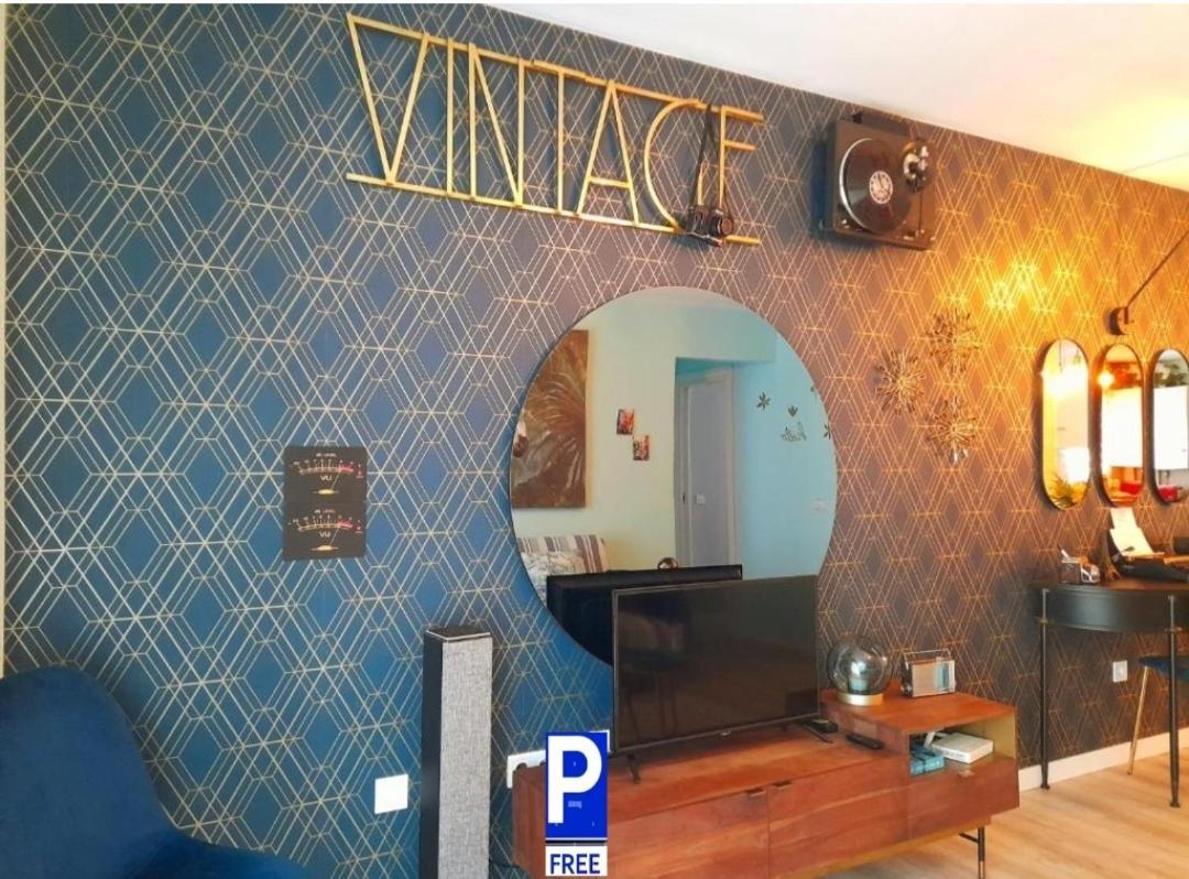 80s Loft Vintage 15' Malaga Airport Free Guest Parking